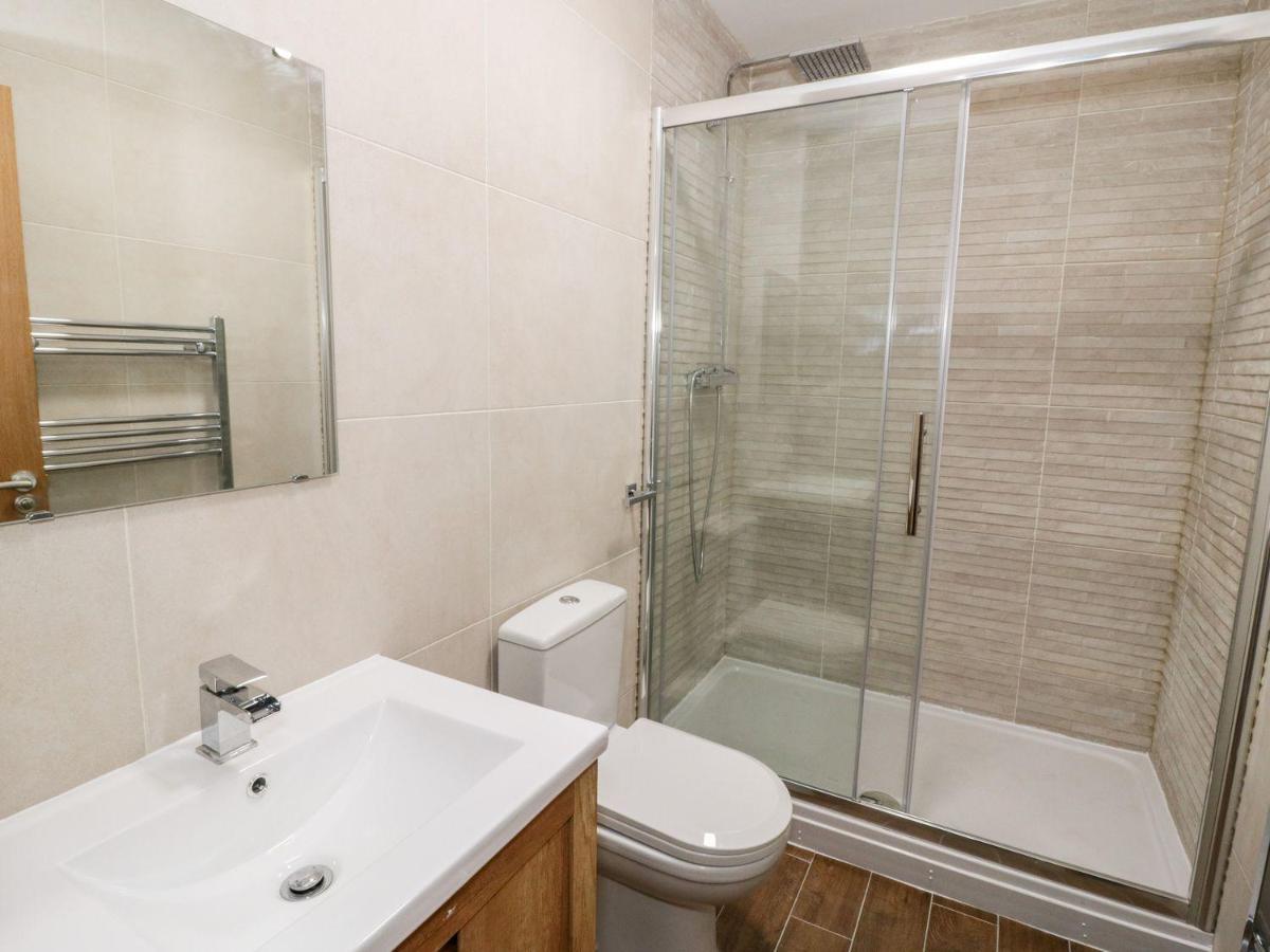 The Blue Lion Hotel Cynwyd ภายนอก รูปภาพ